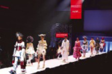 名古屋学芸大学 〈ファッション造形学科〉学びの集大成、卒業制作発表会[ファッションショー]は壮観。