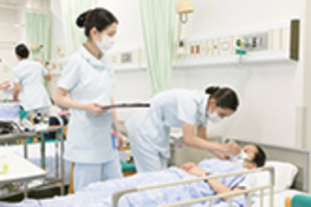 甲南女子大学 【看護学科】講義、演習、実習を通して、高い倫理観を備えた看護職者をめざします。