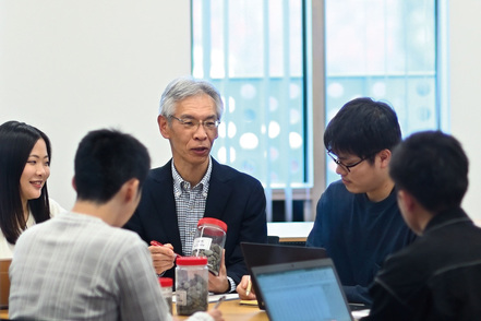 静岡理工科大学 少人数による研究体制は、教員と学生との距離が近い教育を実現し、きめ細かい指導を行き渡らせ、成長を著しく高めます