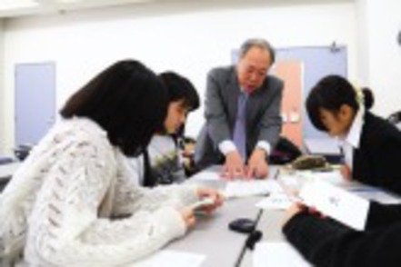 大阪人間科学大学 臨床での経験豊富な教員が、心理専門職に必要な姿勢や態度を指導