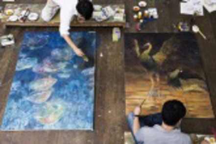 大阪芸術大学 一人ひとりが創作に没頭できる広々とした実習室は、大型の作品制作にも対応した充実の環境