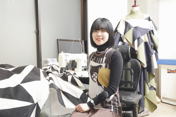 ファッションデザイナー、アシスタントとして働く大島　詩穂さん