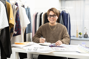 アパレルメーカー経営（企画・営業） ファッションデザイナーとして働く織田　晃也さん