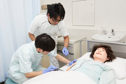 姫路大学 シミュレーション人形やカリキュラムも整い、なりたい看護師になれる環境が魅力